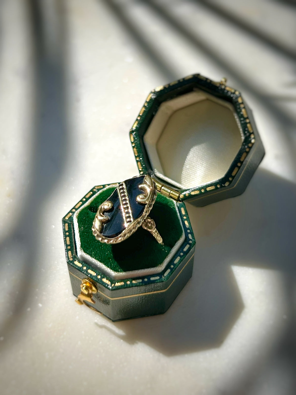 Antique 14ct Onyx Art Nouveau Ring