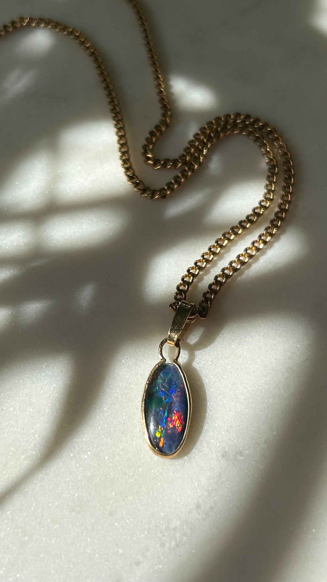 Vintage 18ct Black Opal Pendant
