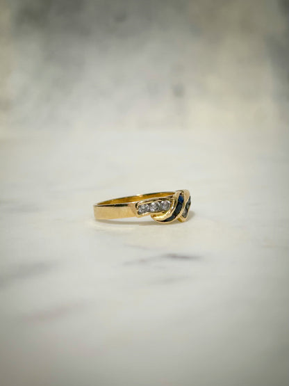 Vintage 14ct Sapphire & Natural Zircons V Ring