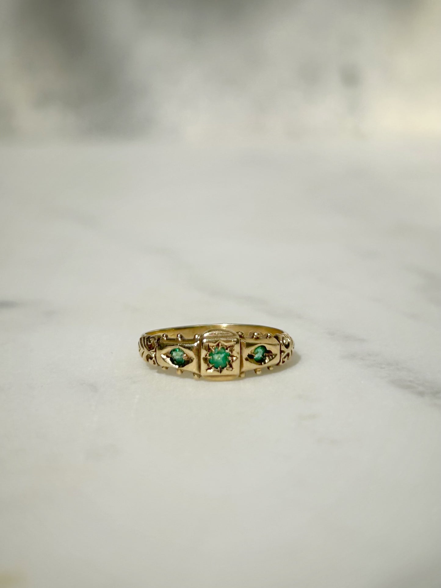 Antique 9ct Victorian Emerald Ring
