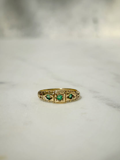 Antique 9ct Victorian Emerald Ring