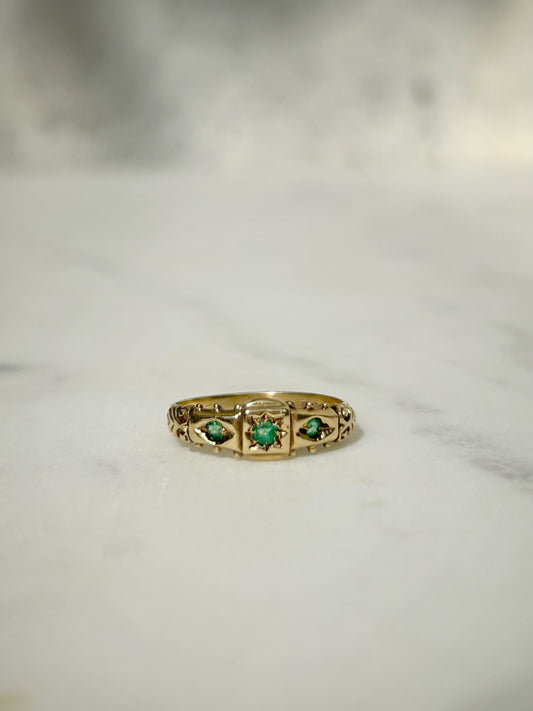 Antique 9ct Victorian Emerald Ring