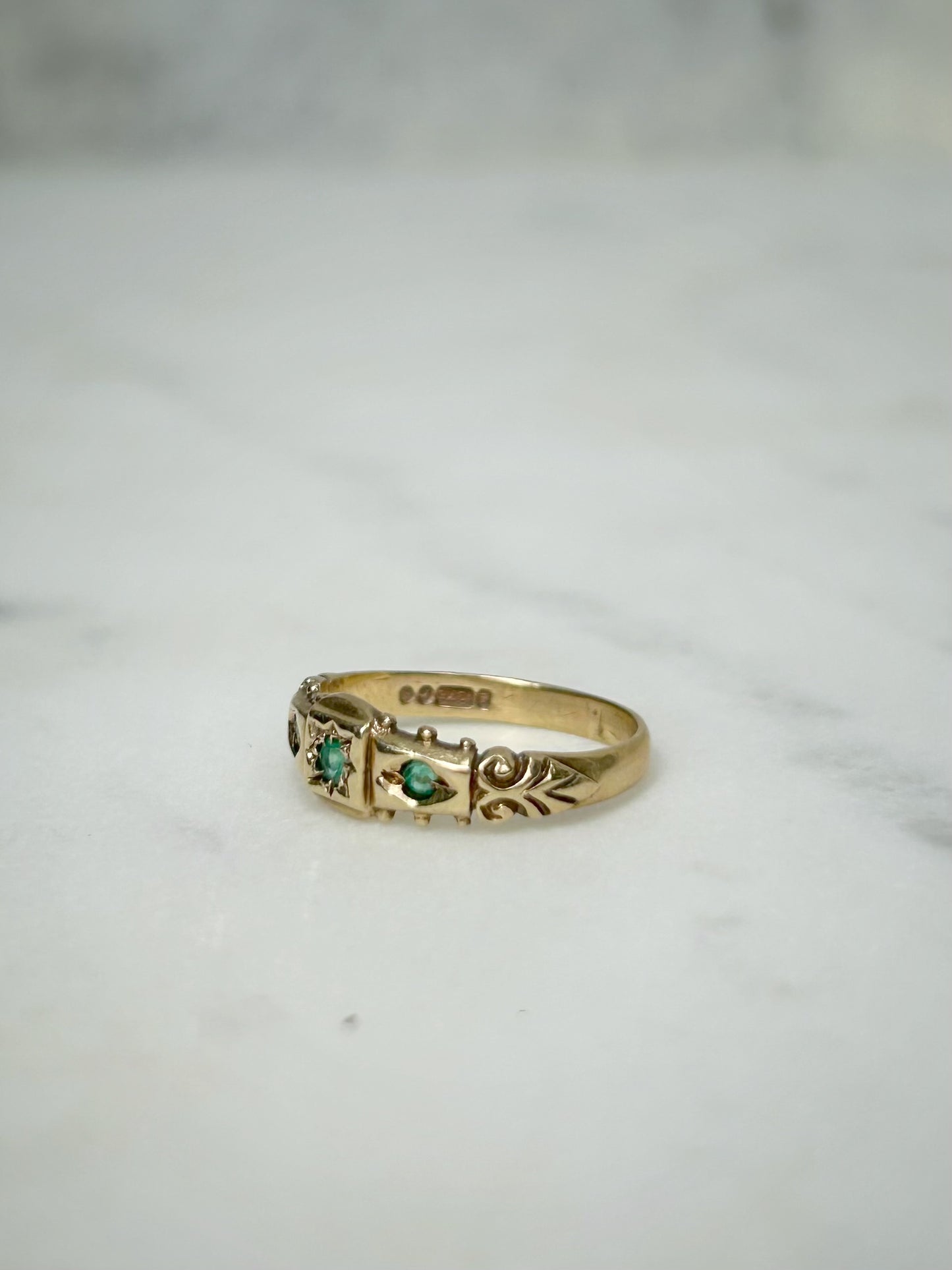 Antique 9ct Victorian Emerald Ring