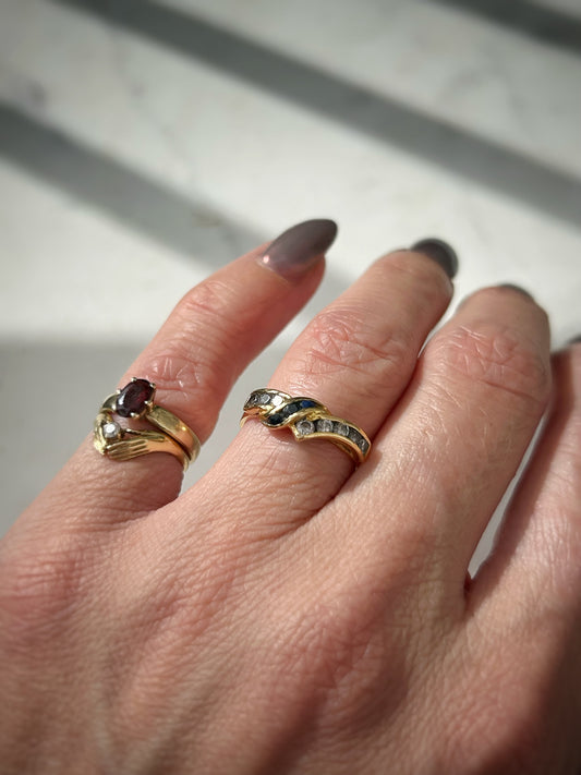 Vintage 14ct Sapphire & Natural Zircons V Ring
