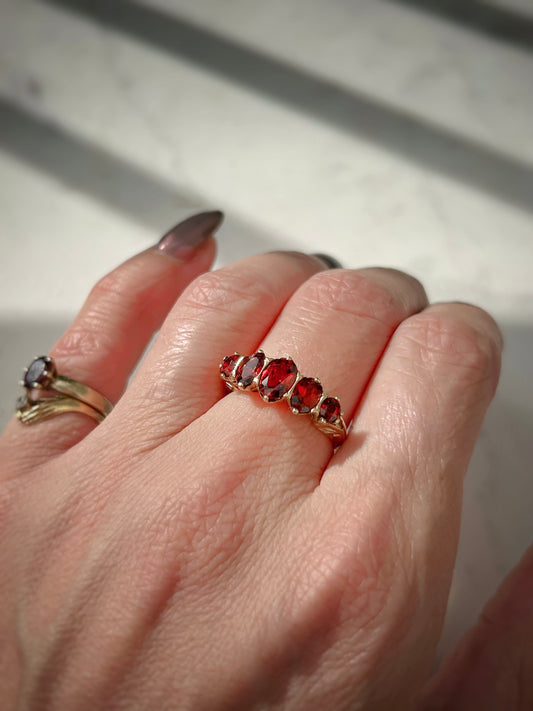 Vintage 9ct Gold Five Stone Garnet Ring