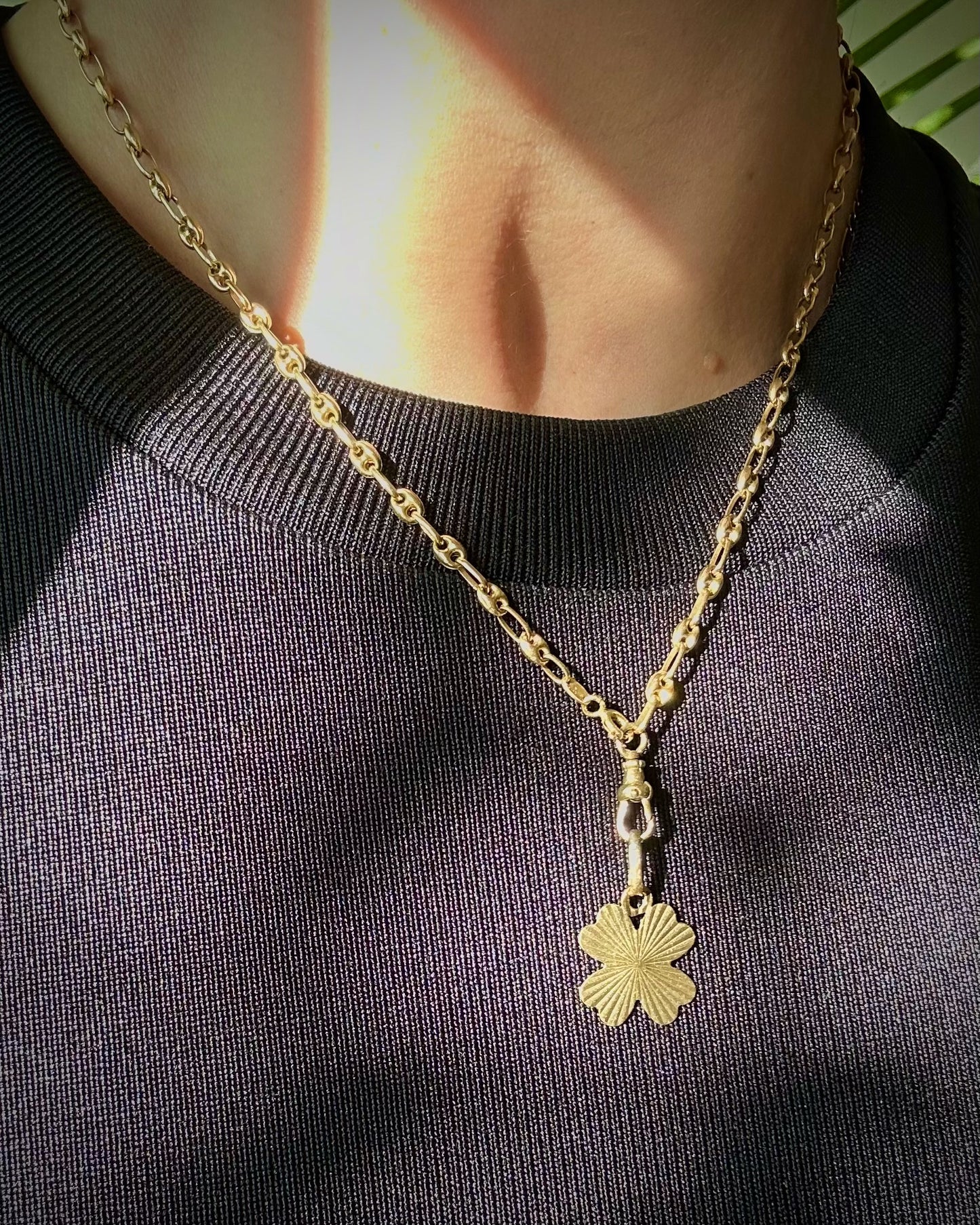 Vintage 8ct Gold Four-Leaf Clover Starburst Charm