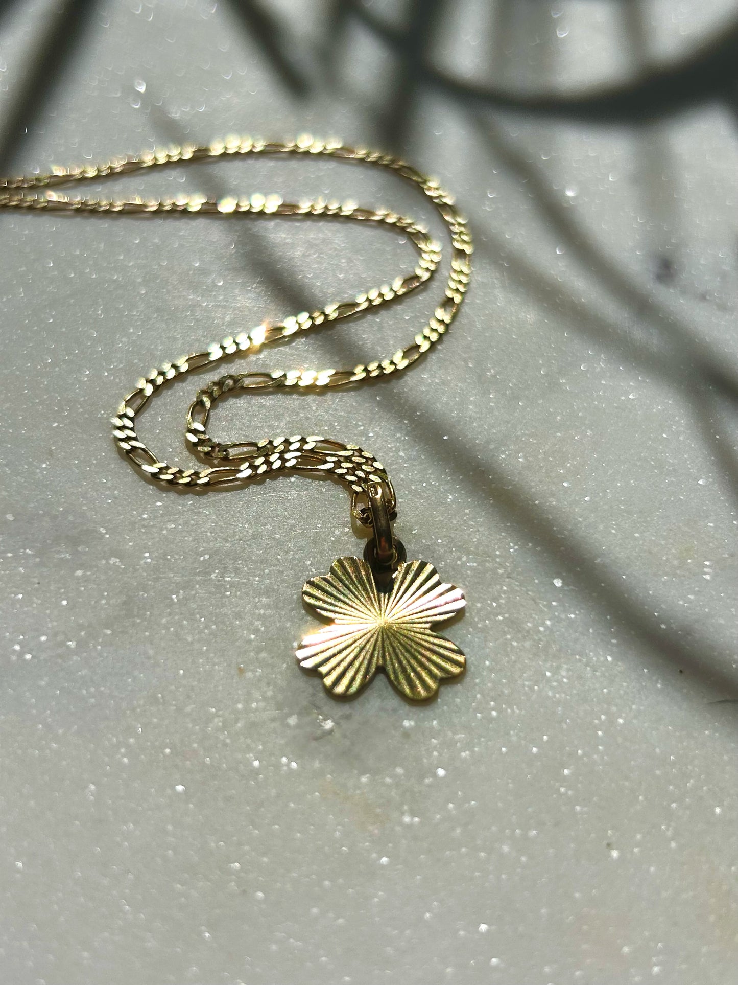 Vintage 8ct Gold Four-Leaf Clover Starburst Charm