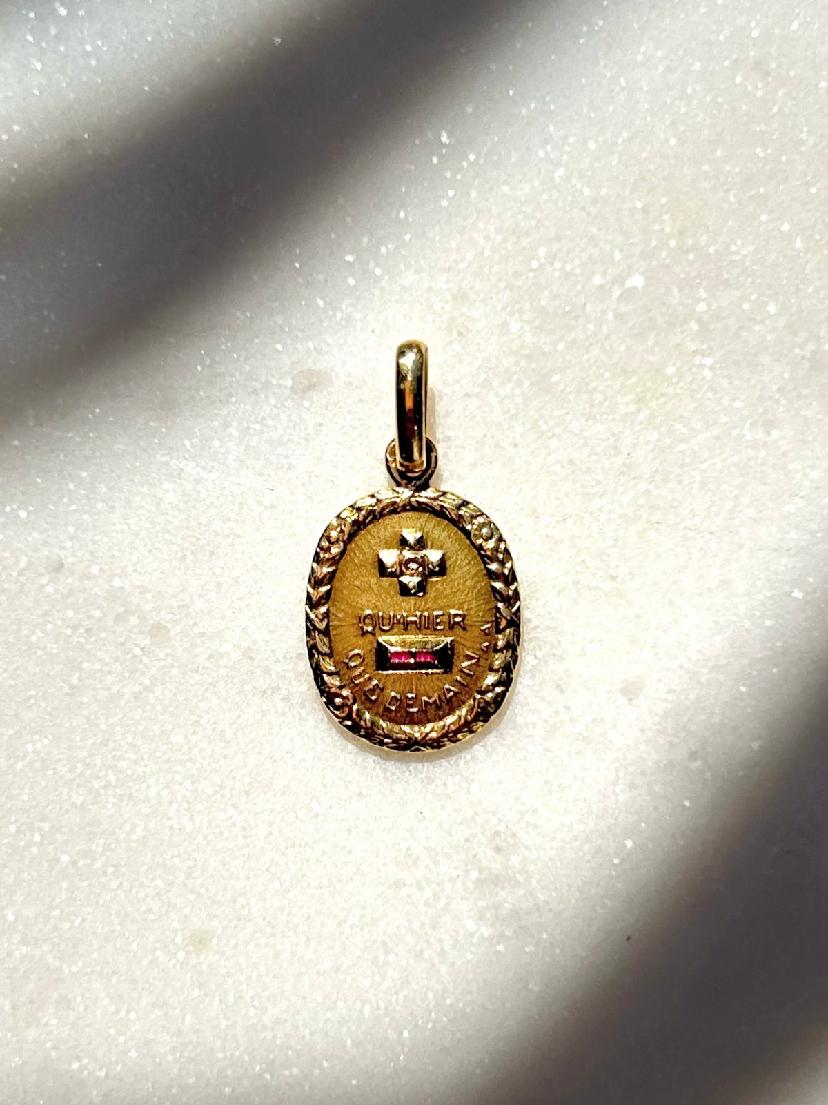 Vintage 18ct Gold Augis Médaille d’Amour