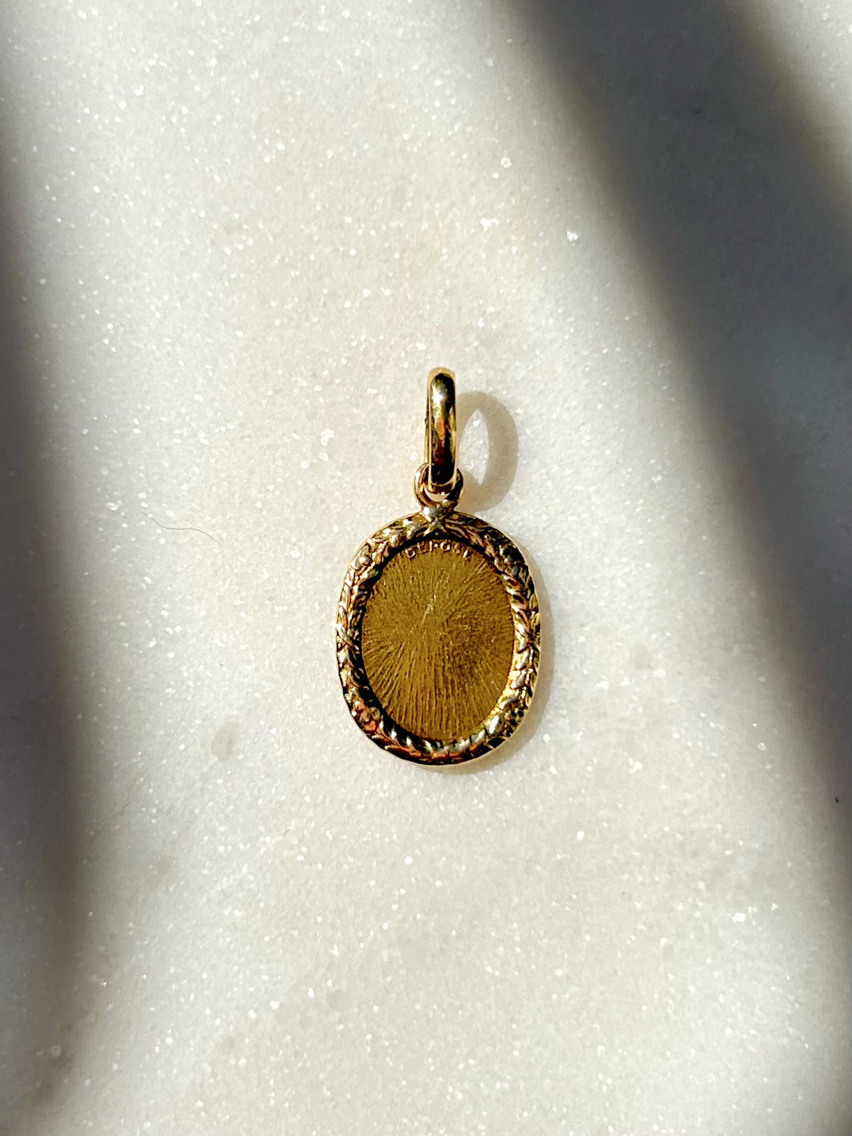 Vintage 18ct Gold Augis Médaille d’Amour
