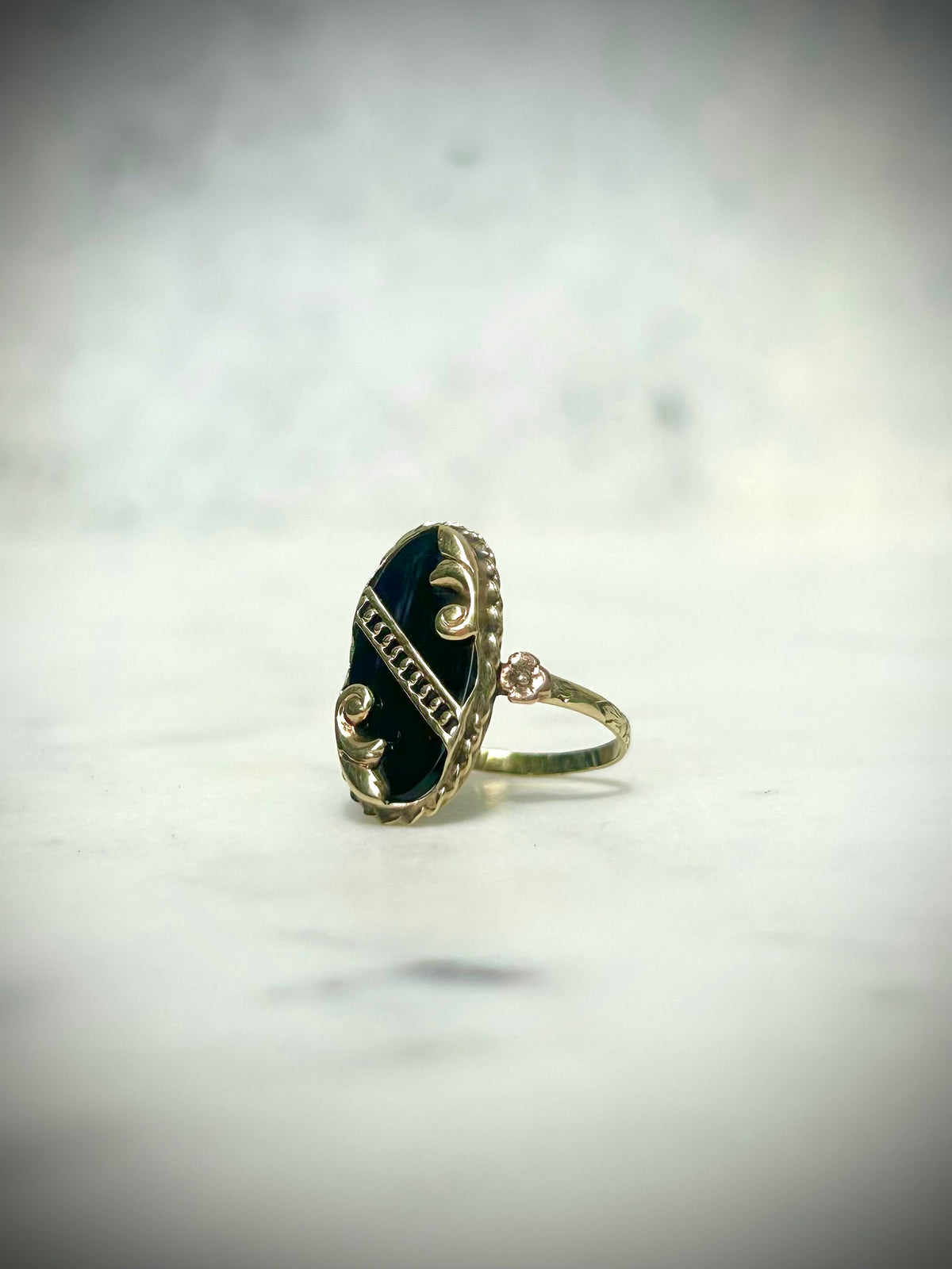 Antique 14ct Onyx Art Nouveau Ring