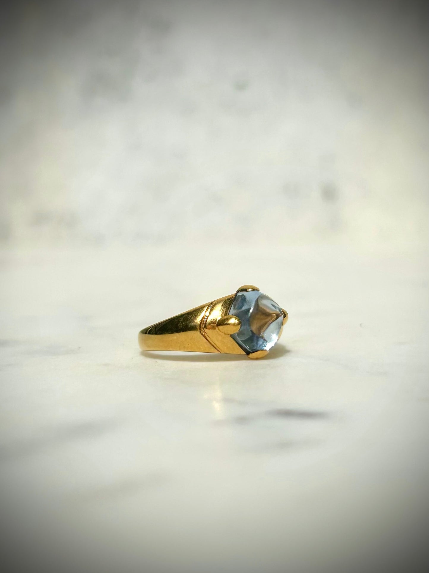 Vintage 9ct Blue Topaz Cabochon Ring