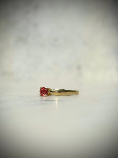 Estate 9ct Coral Ruby Ring