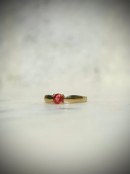Estate 9ct Coral Ruby Ring