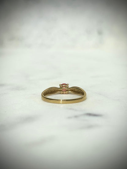 Estate 9ct Coral Ruby Ring