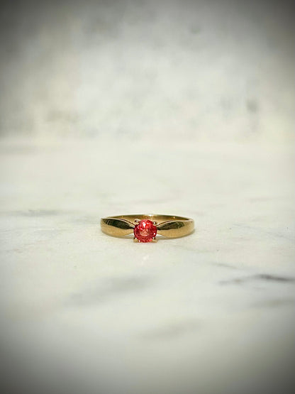 Estate 9ct Coral Ruby Ring