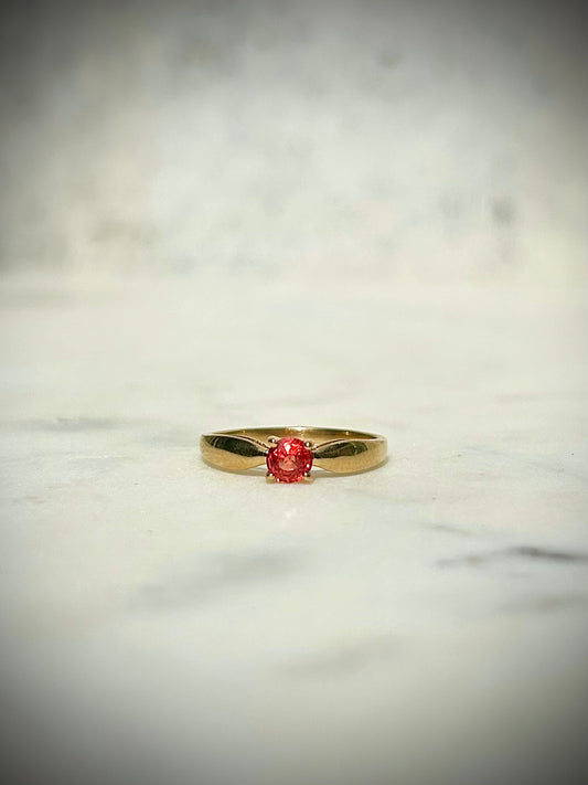 Estate 9ct Coral Ruby Ring