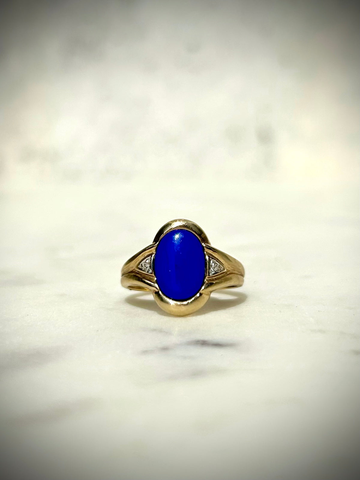 Vintage Estate 8ct Blue Cabochon & Diamond Ring