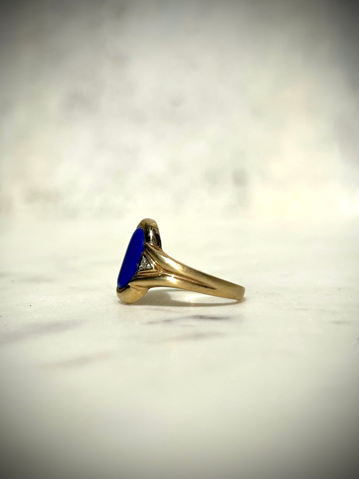 Vintage Estate 8ct Blue Cabochon & Diamond Ring