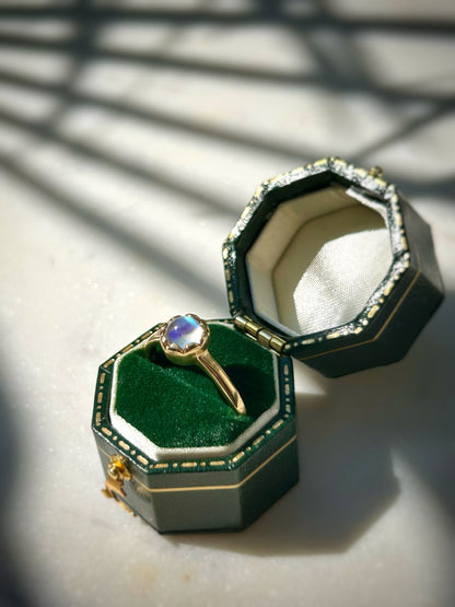 Estate 9ct Rainbow Moonstone Ring