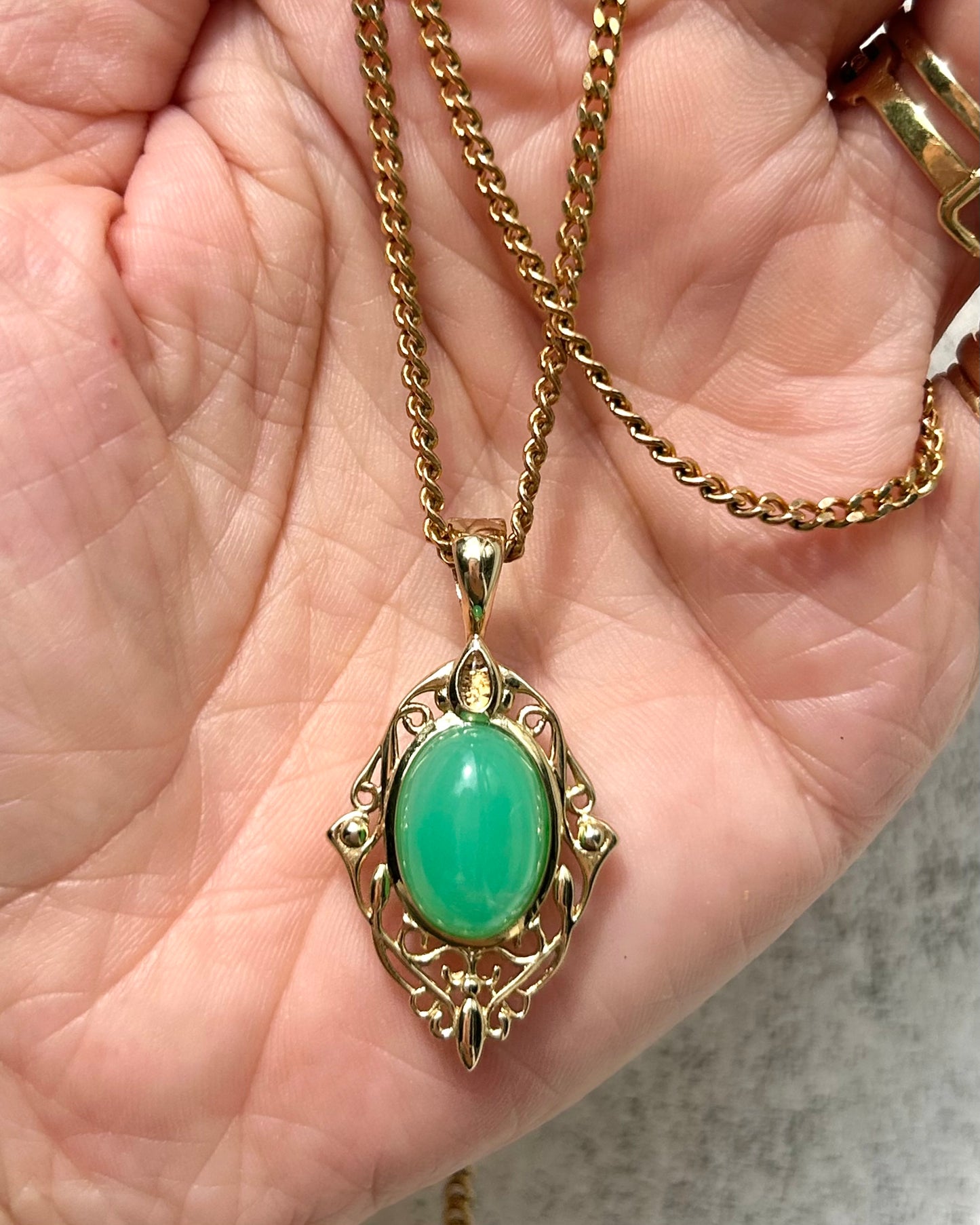 Estate 9ct Gold Chrysoprase & Rock Crystal Pendant