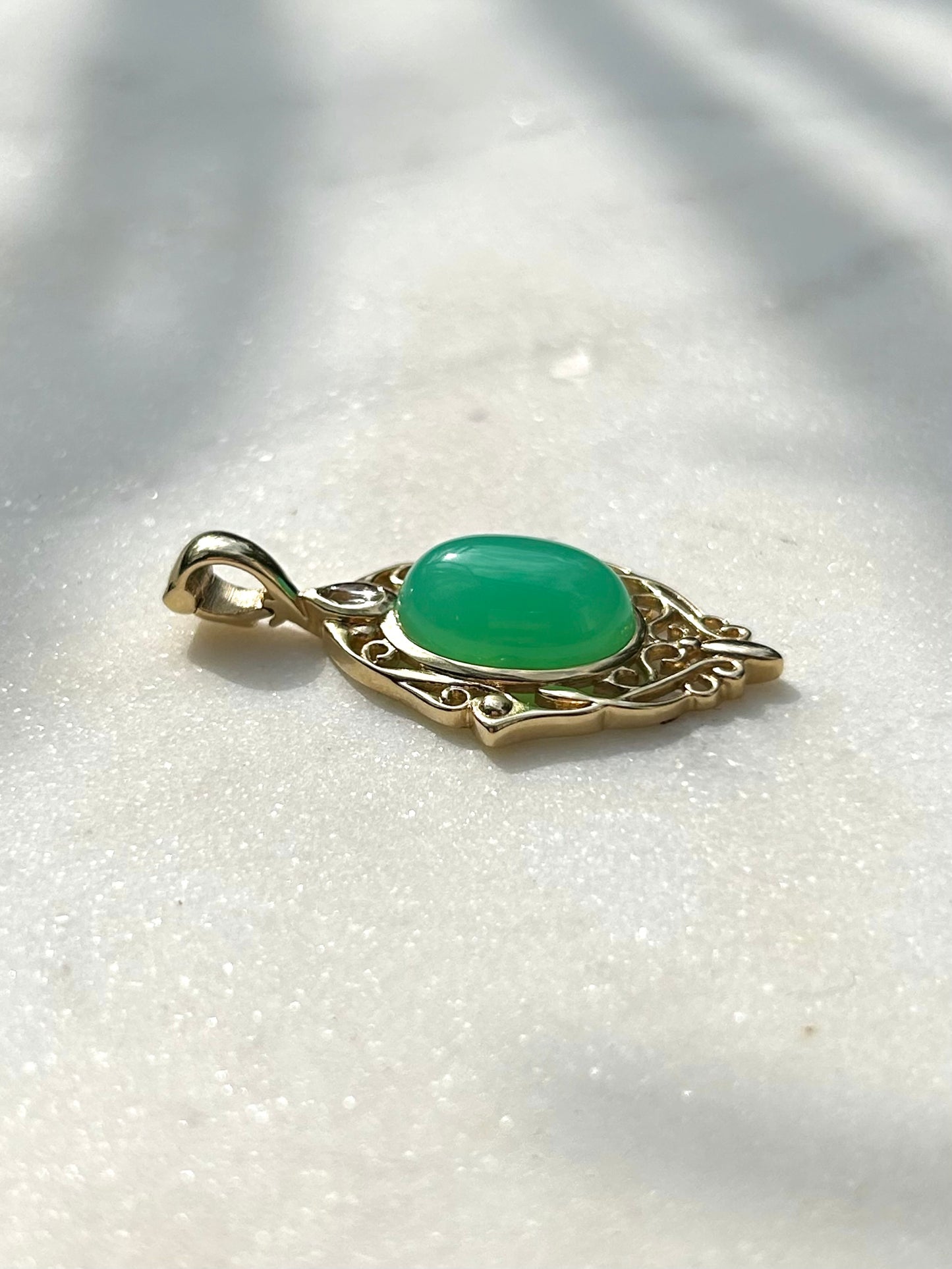 Estate 9ct Gold Chrysoprase & Rock Crystal Pendant