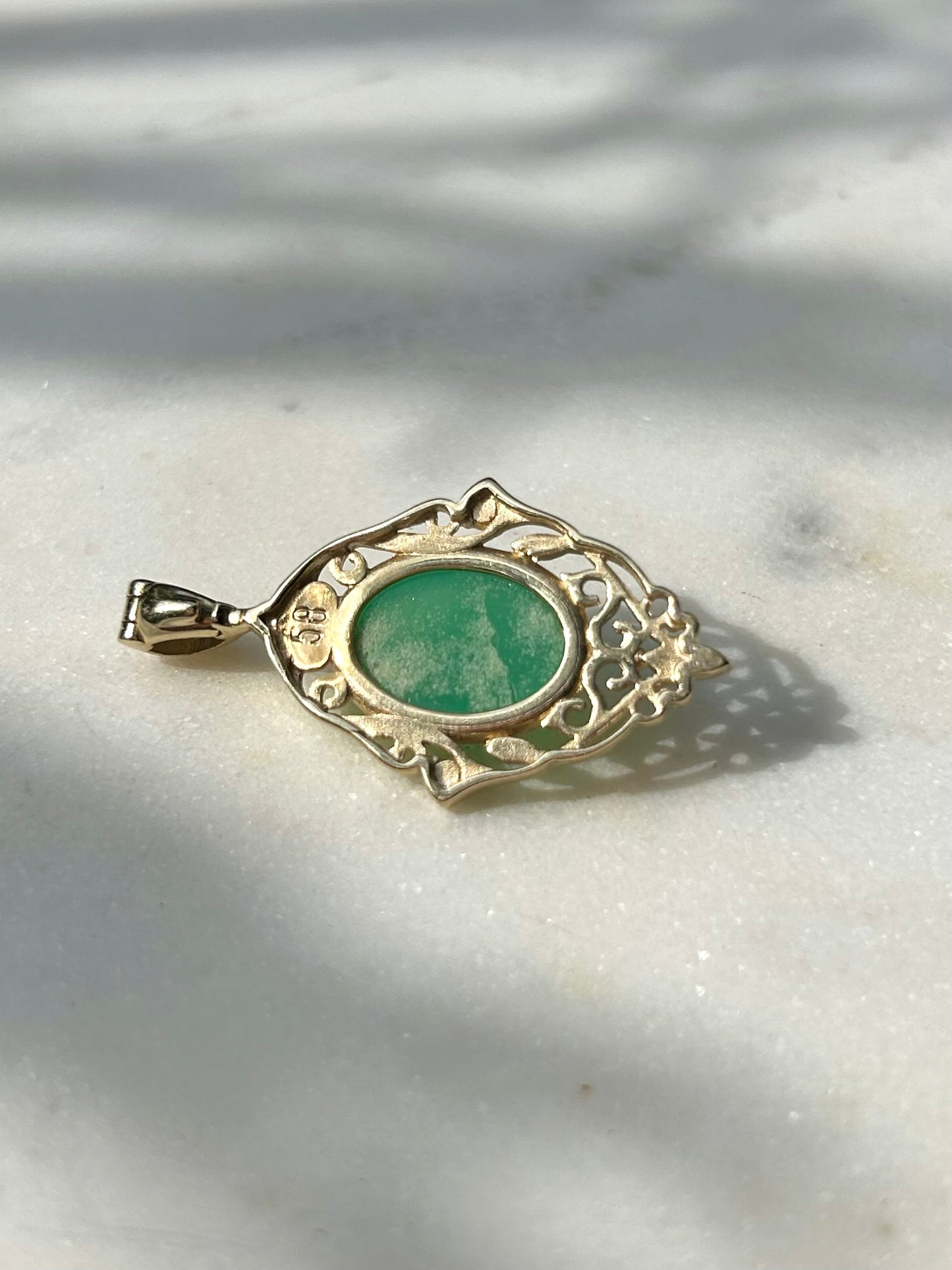Estate 9ct Gold Chrysoprase & Rock Crystal Pendant