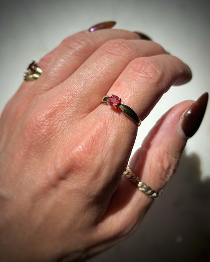 Estate 9ct Coral Ruby Ring