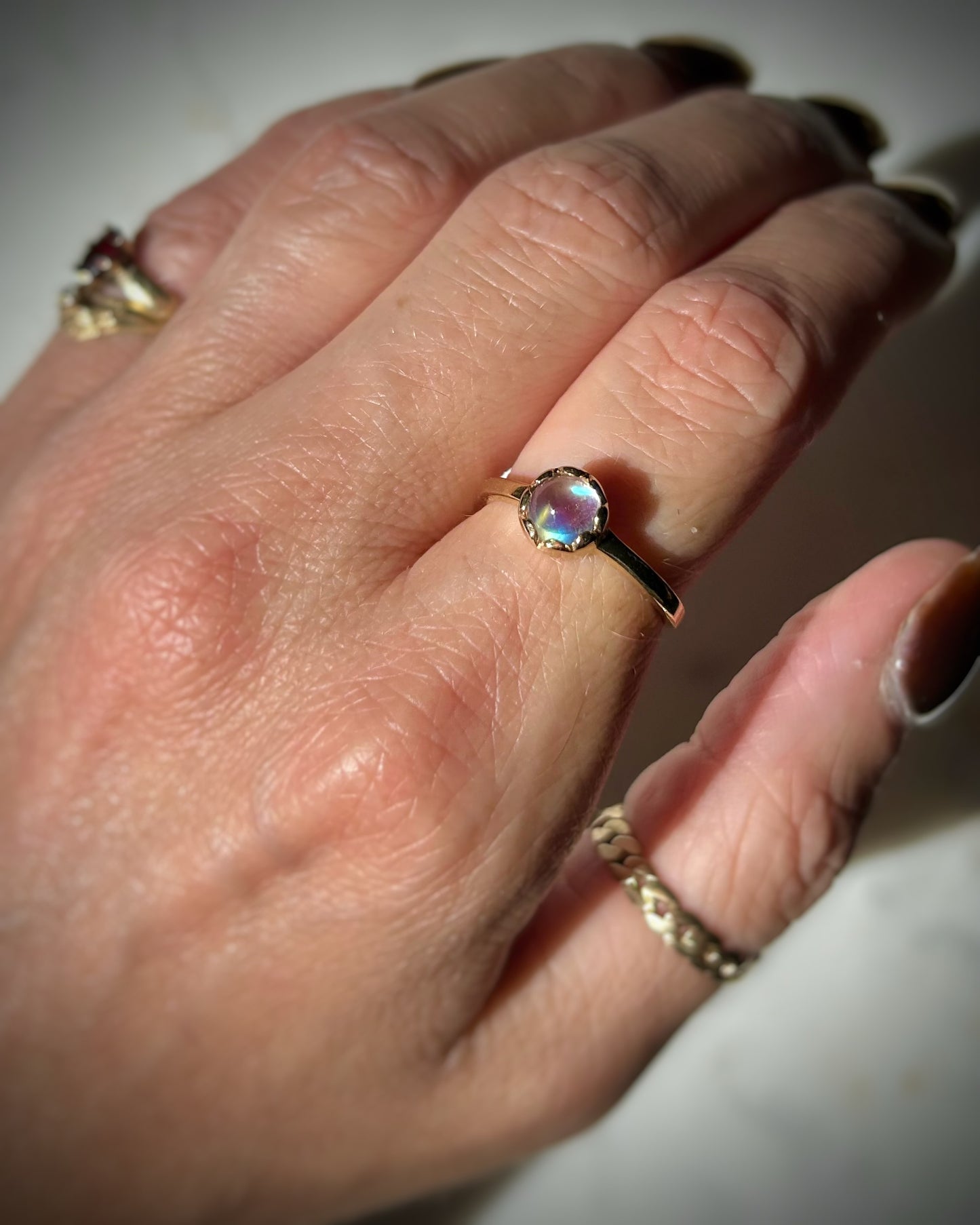 Estate 9ct Rainbow Moonstone Ring