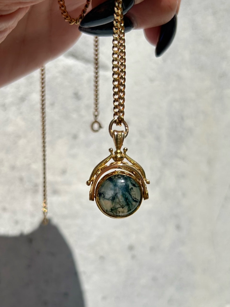 Antique 9ct Moss Agate Spinner Pendant