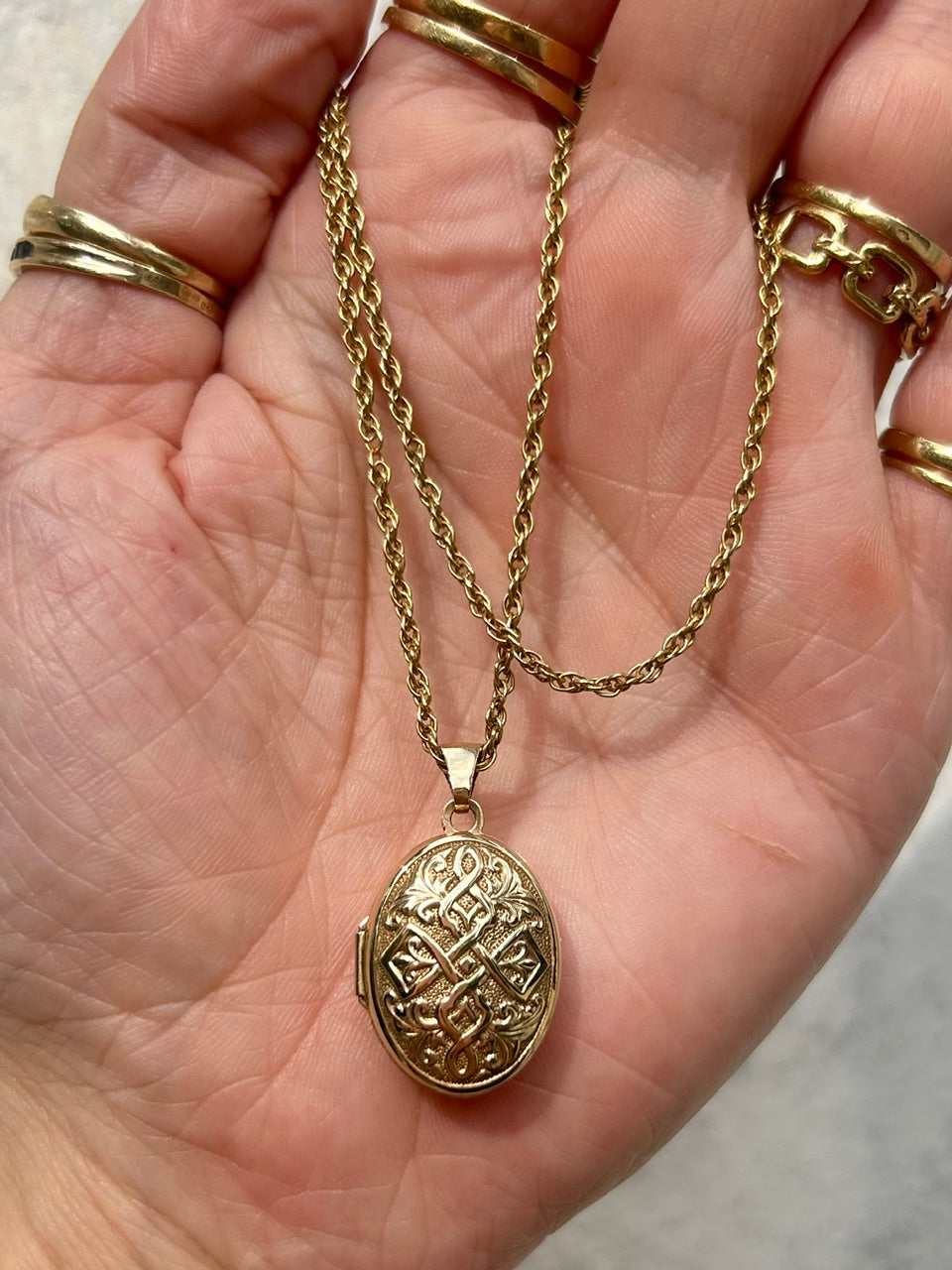 Vintage 9ct Celtic Knot Gold Locket