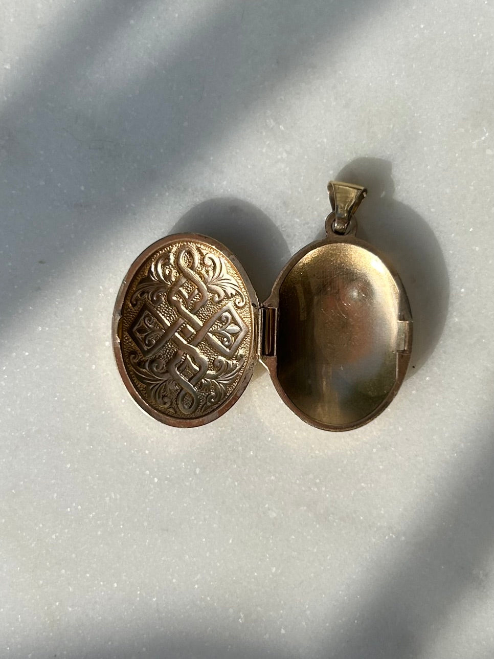 Vintage 9ct Celtic Knot Gold Locket