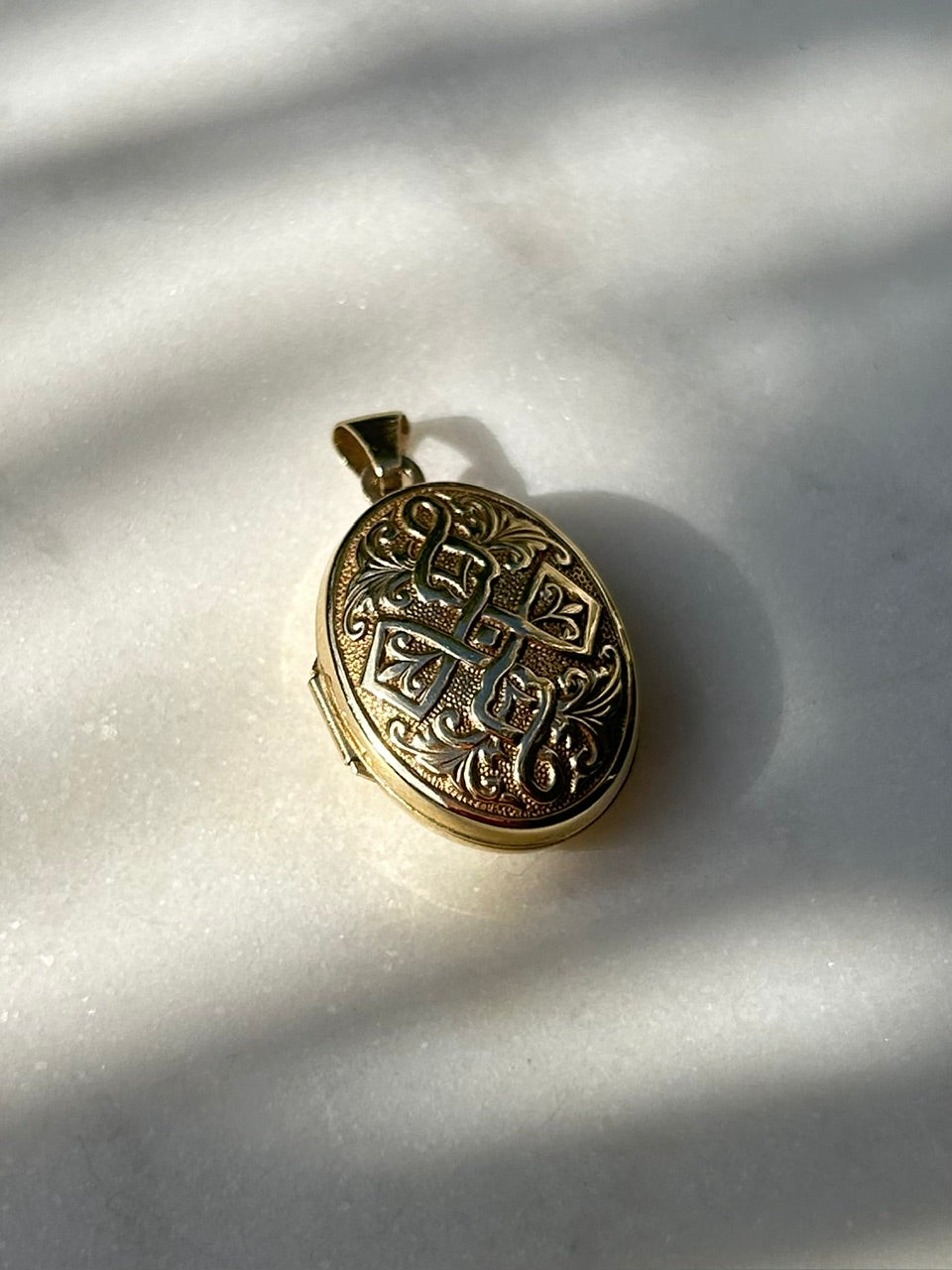 Vintage 9ct Celtic Knot Gold Locket
