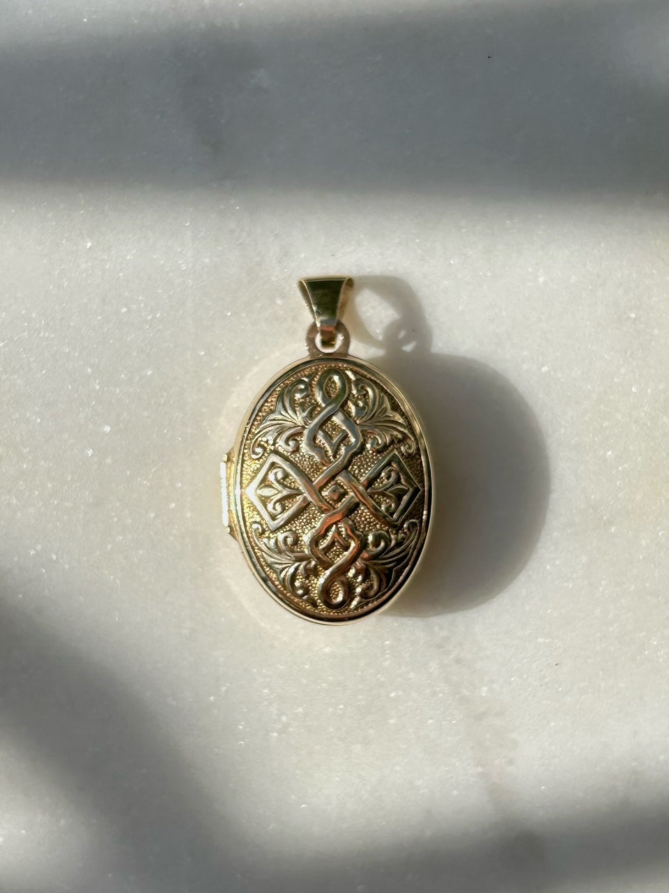 Vintage 9ct Celtic Knot Gold Locket