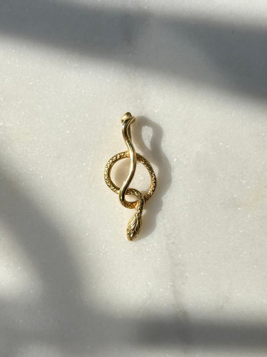 Vintage 8ct Snake Transformation Pendant