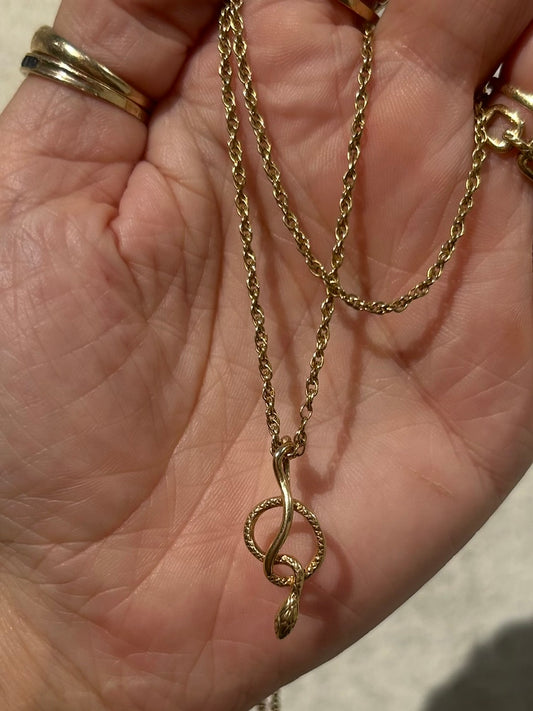 Vintage 8ct Snake Transformation Pendant