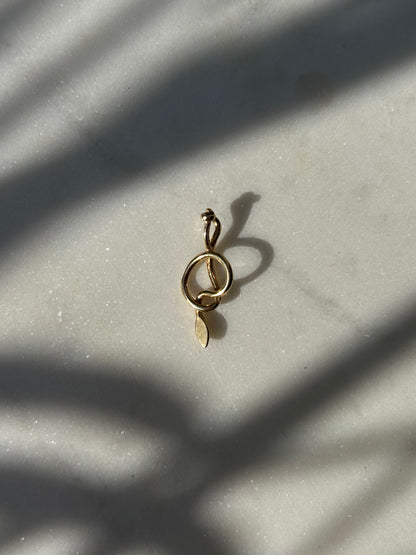 Vintage 8ct Snake Transformation Pendant