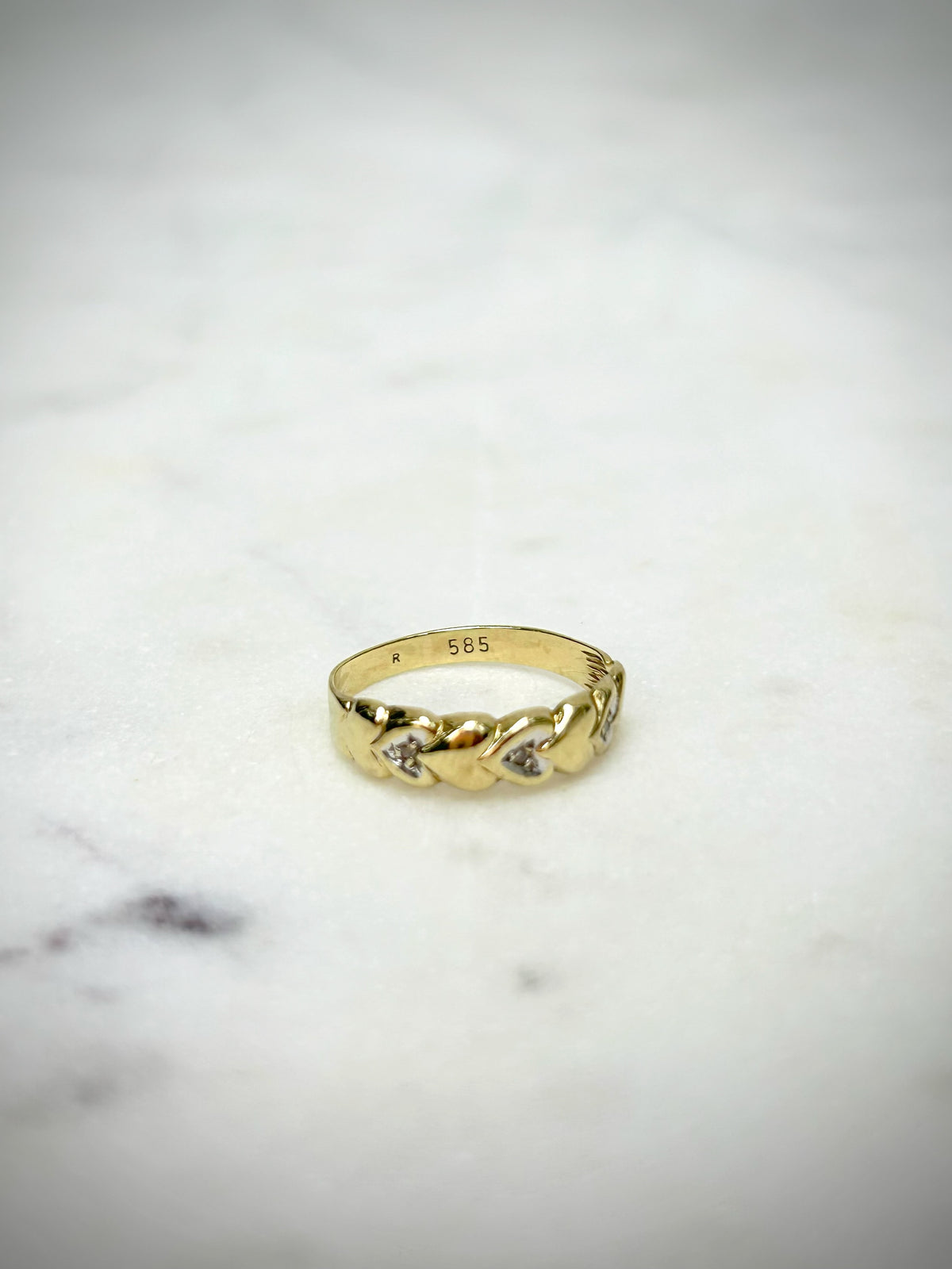 Vintage 14ct Diamond Heart Band