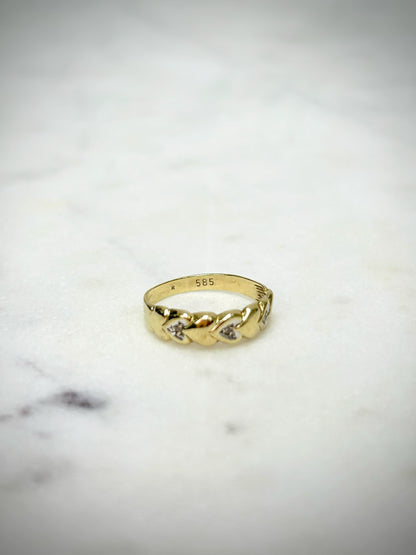 Vintage 14ct Diamond Heart Band
