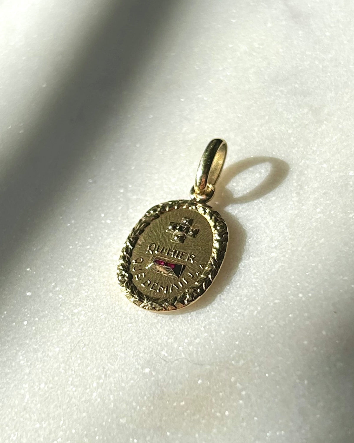 Vintage 18ct Gold Augis Médaille d’Amour